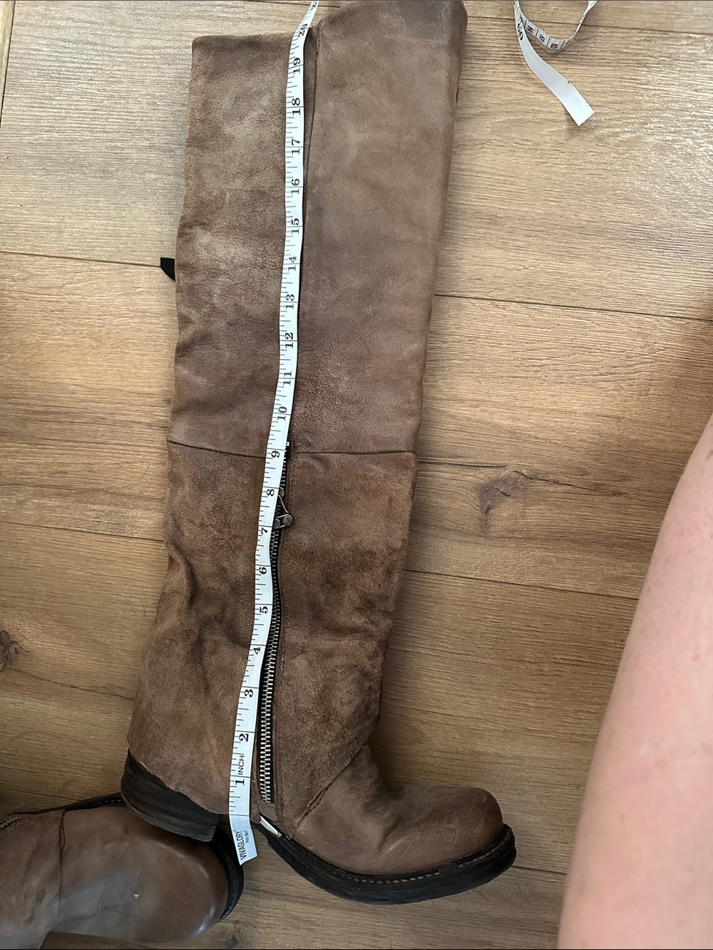 ASOS women’s tall boots brown with black buckles - Picture 4 of 6
